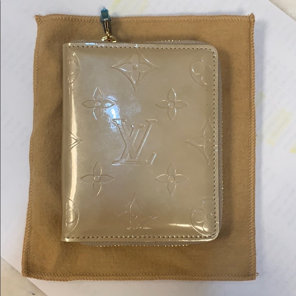 LV wallet never used.